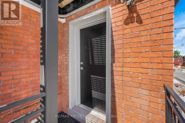 #3 - 388 Wilson St.