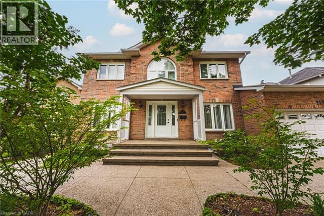 21 Moss Blvd.