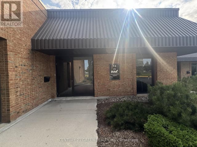 13 - 250 Wyecroft Rd.