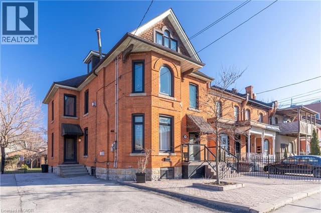 107 Catharine St. S Unit Main Flr