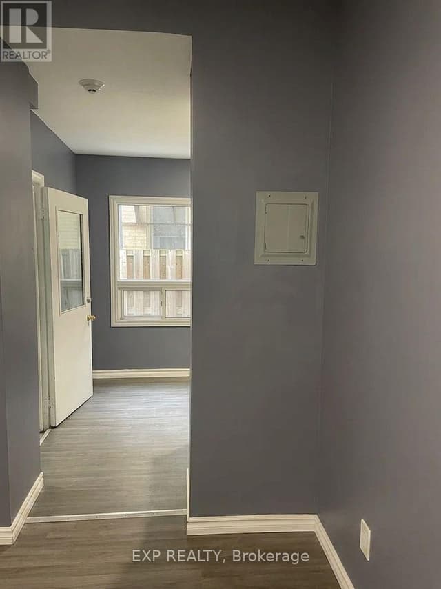 9 - 70 Victoria Ave. S