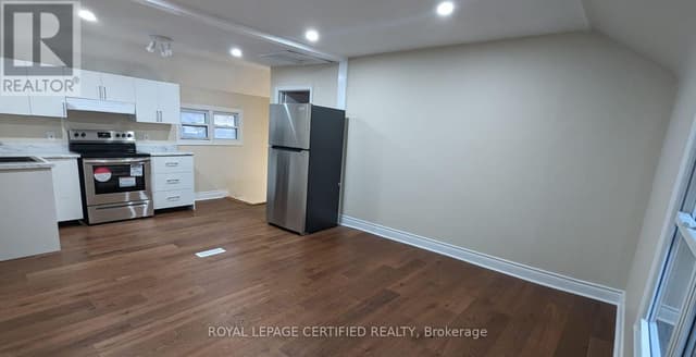 1468 Dundas Cres.