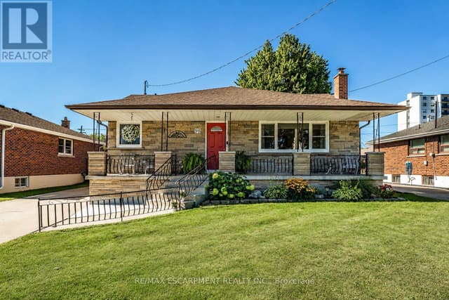 98 Duncombe Dr.