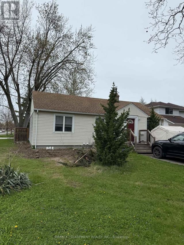 2 - 41 Beamer Ave.