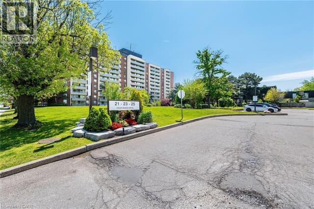 25 Four Winds Dr. Unit 405
