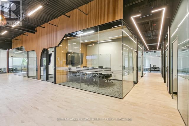 211-c - 320 Matheson Blvd. W