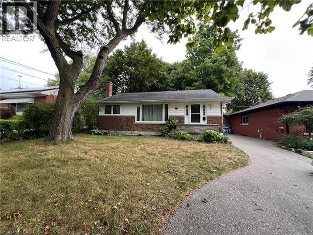 9 Collingwood St. Unit Lower