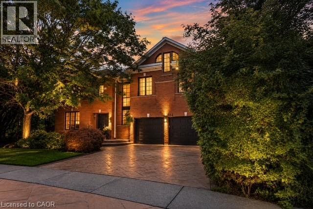 324 Oakridge Ct.