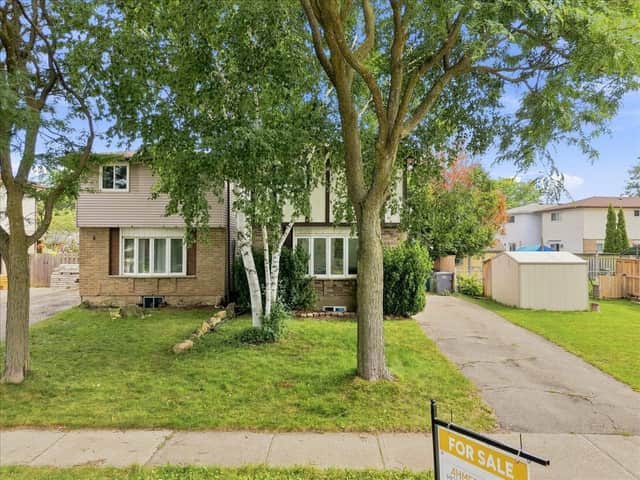 6 Upton Cres. Guelph On N1e 6p2