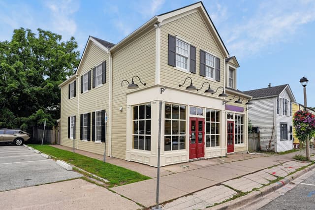 38 Market St. Niagara-on-the-lake On L0s 1j0