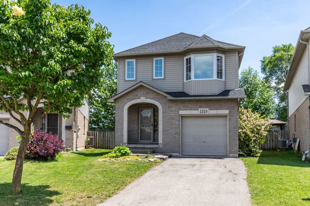 1319 Bonnie Ct. Burlington On L7r 5a2