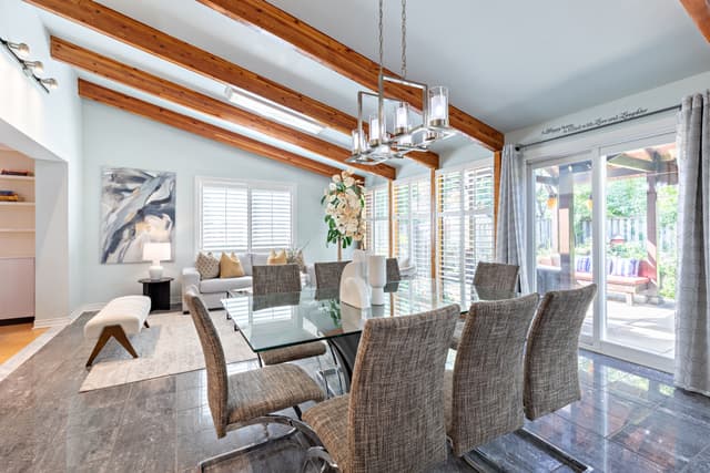 1259 Underwood Dr. Mississauga On L4w 3m9