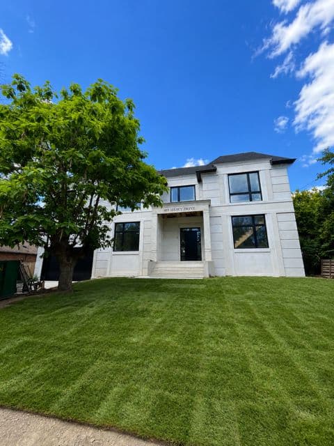 483 Selsey Dr. Mississauga On L5a 1b7
