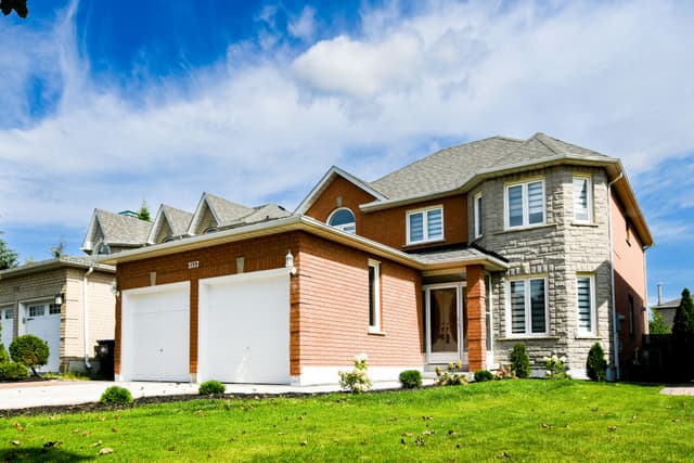 3557 Old Orchard Park Dr. Mississauga On L5b 4e3