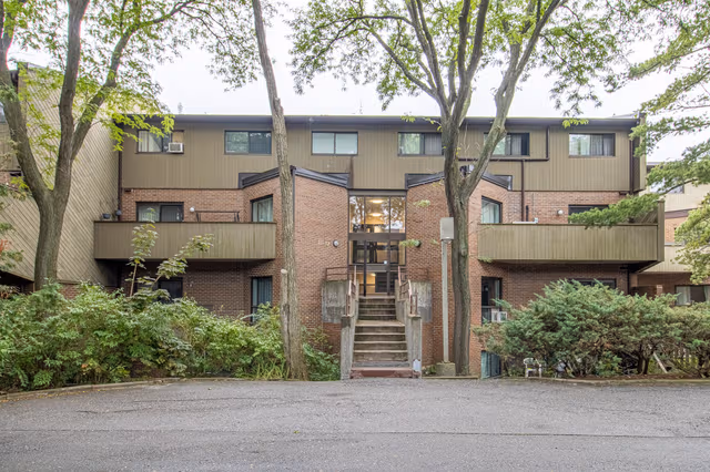 2035 South Millway Dr. 32 Mississauga On L5l 1r7