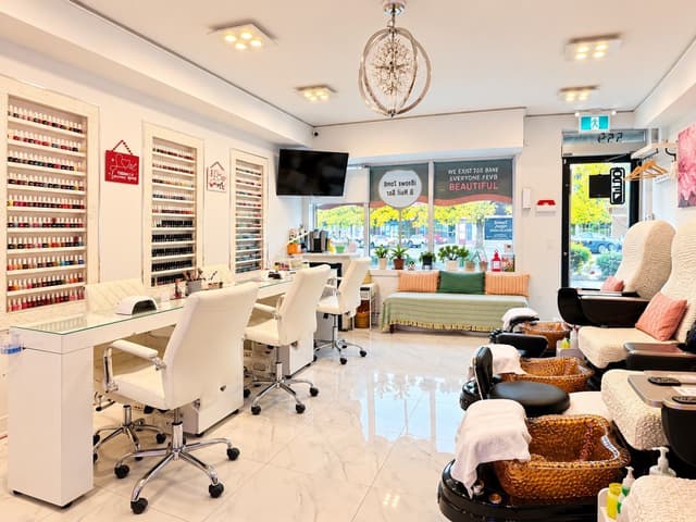 559 Lakeshore Rd. E Mississauga On L5g 0a8