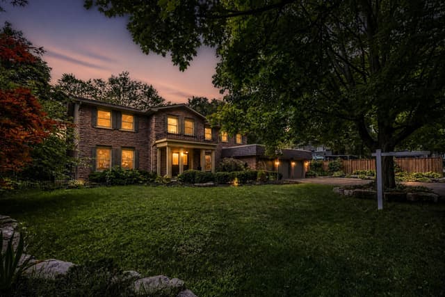 244 Colchester Dr. Oakville On L6j 5s5
