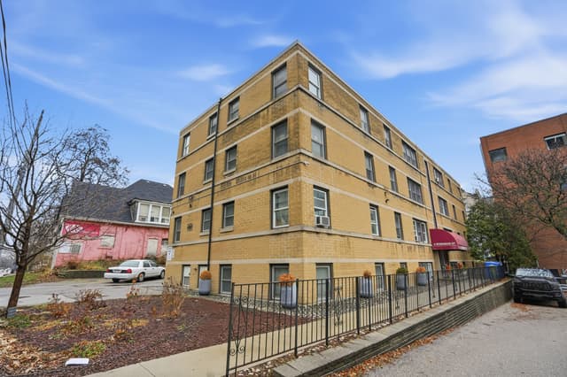 4 Robinson St. 9 Hamilton On L8p 1y5