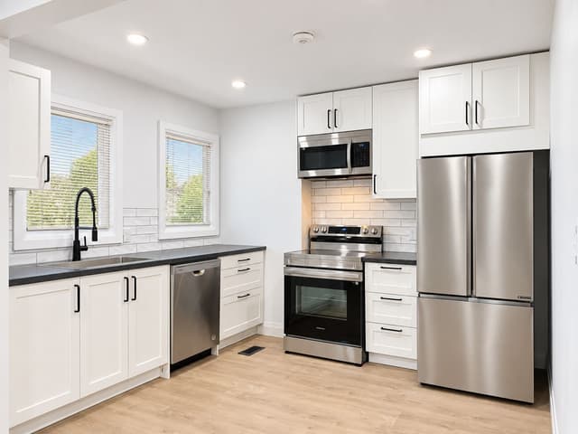 24 Sandalwood Ave. Upper Hamilton On L8t 2e3