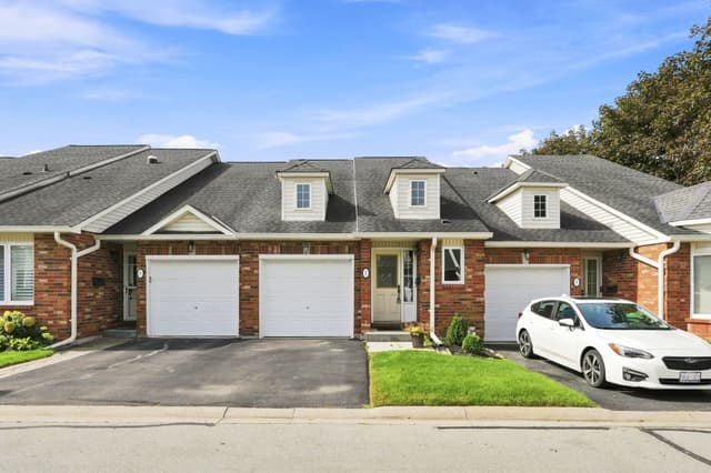 222 Fellowes Cres. 2 Hamilton On L8b 0r1