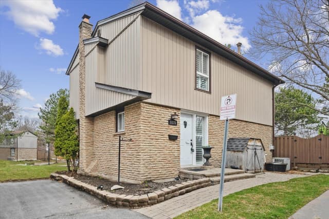 1825 Hyde Mill Cres. Mississauga On L5n 0a7