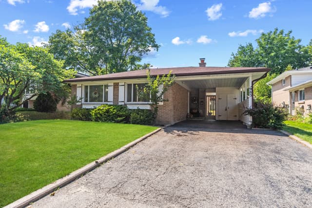 983 Parthia Cres. Mississauga On L4y 2k9