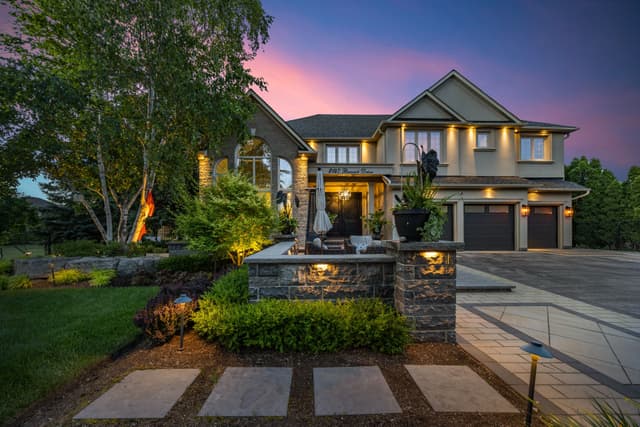 2147 Berwick Dr. Burlington On L7m 4b2