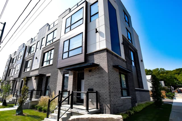 2 Brock St. S 5 Hamilton On L9h 3g6