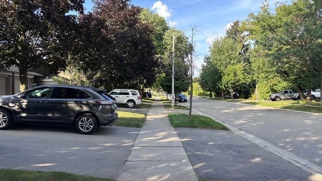 584 Forestwood Cres. Burlington On L7l 4k3
