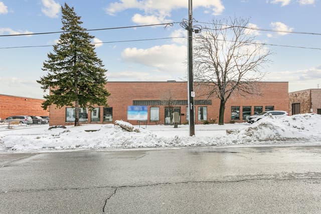 1020 Stacey Ct. Mississauga On L4w 2x8