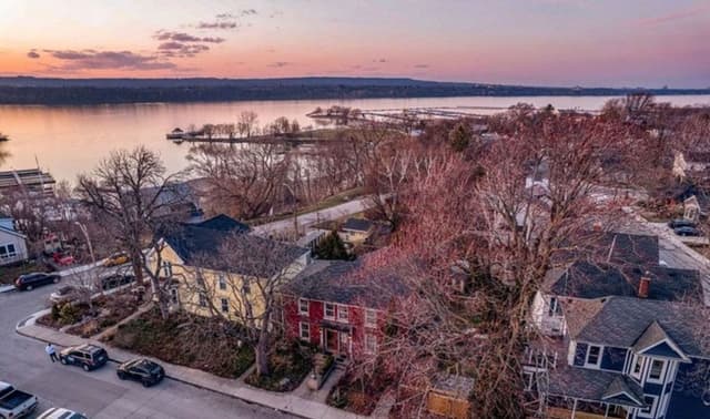 78 Ferrie St. W Hamilton On L8l 1c9