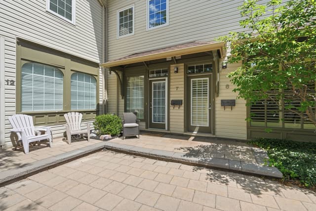 49 Ontario St. 7 Grimsby On L3m 3h2