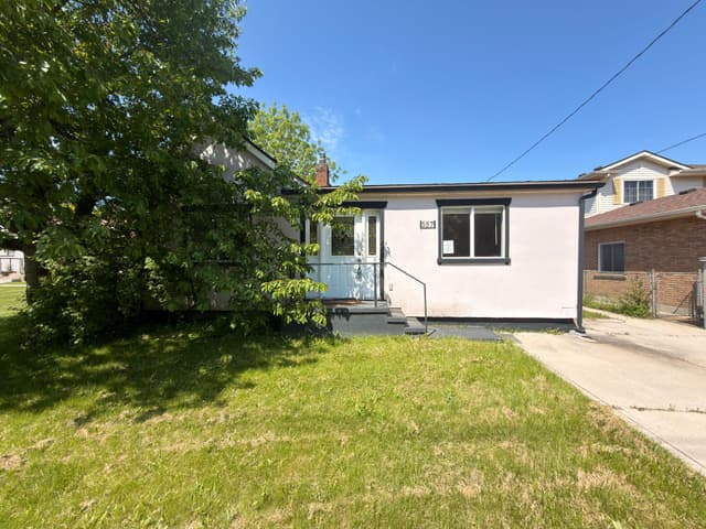 557 Geneva St. St Catharines On L2n 2j1