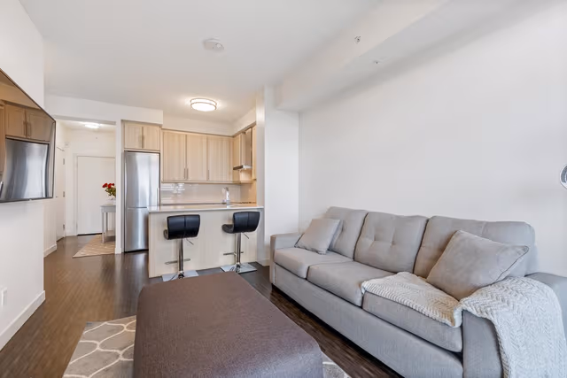 2093 Fairview St. 1606 Burlington On L7r 0e6