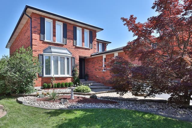 1217 Rosethorne Rd. Oakville On L6m 1h5