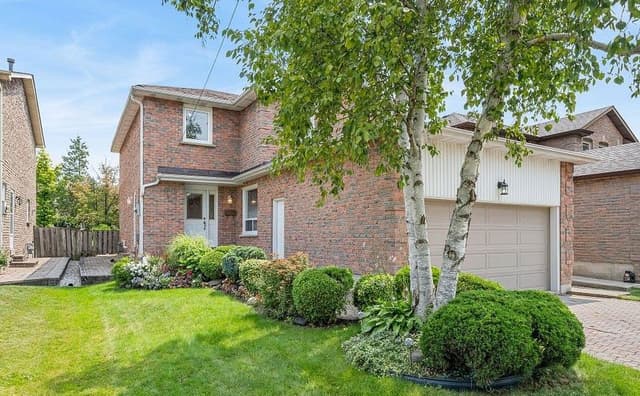 1078 Lovingston Cres. Mississauga On L4w 3m6