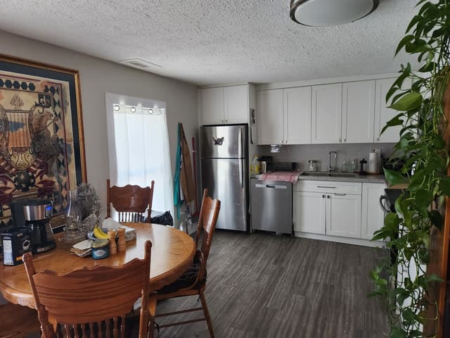 20 Hetherington St. Upper St Catharines On L2r 2g5