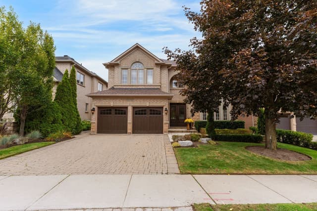 2479 Bon Echo Dr. Oakville On L6h 7r1