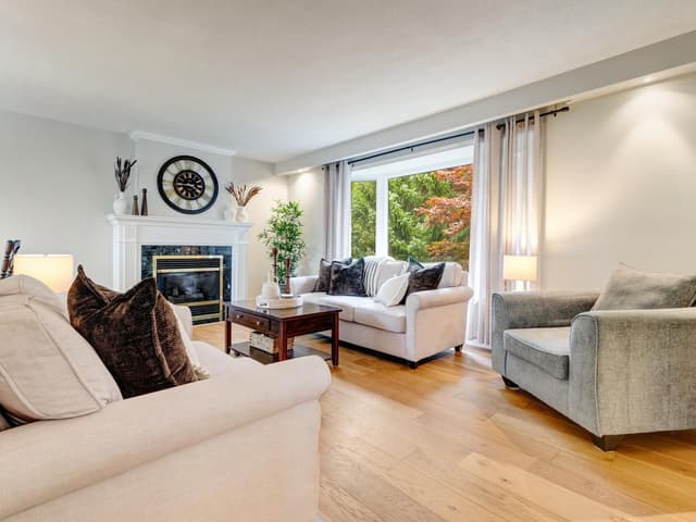 652 Meadow Ln. Burlington On L7l 4r8