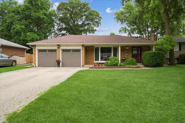 2033 Saxon Rd. Oakville On L6l 2v1