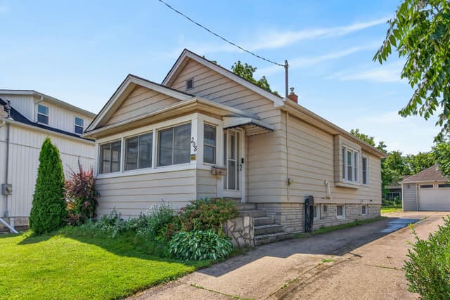 208 Carlton St. St Catharines On L2r 1s6