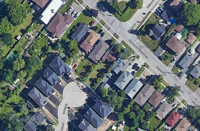 1304 Alexandra Ave. Mississauga On L5e 2a6