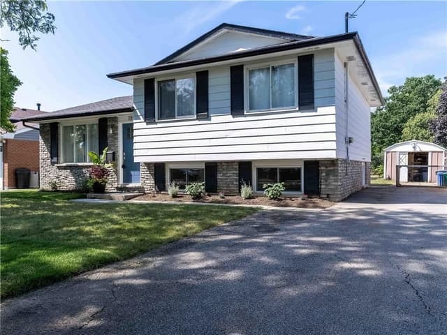 19 Ernest St. St Catharines On L2n 6a6