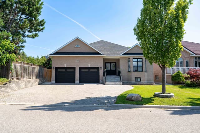 3163 Rolling Stone Ct. Mississauga On L5b 4g5