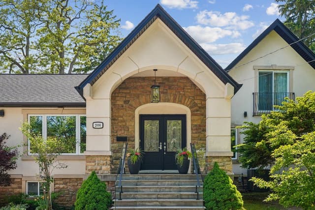 2090 Stonehouse Cres. Mississauga On L5h 3j1