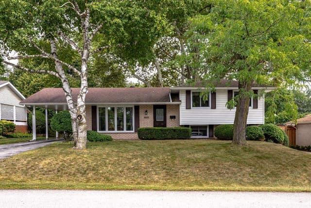 1083 Manorwood Dr. Burlington On L7t 2l9