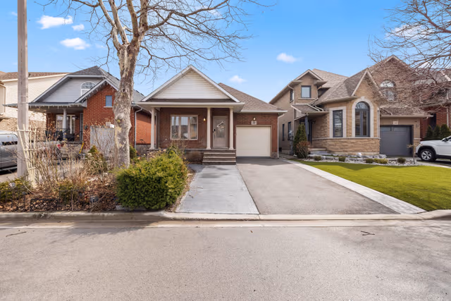39 Mckibbon Ave. Hamilton On L0r 1p0