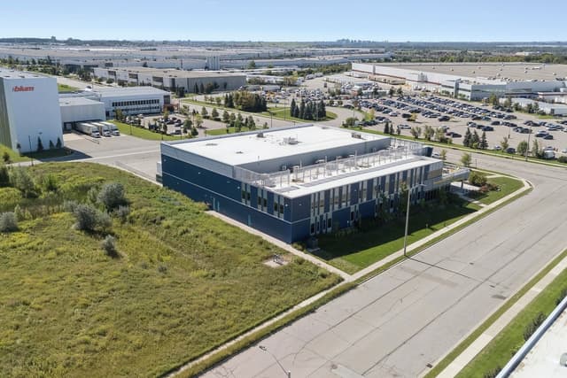 90 Skyway Dr. Mississauga On L5w 0h2