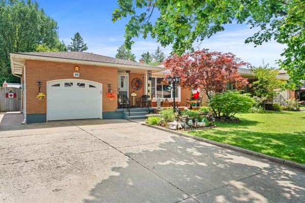 33 Meadowbrook Cres. St Catharines On L2m 7g8