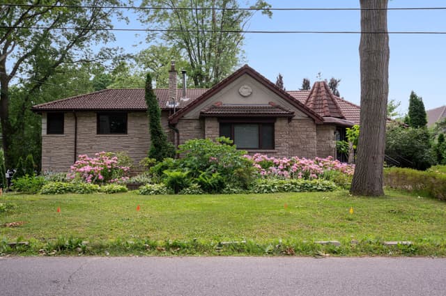 2234 Gordon Dr. Mississauga On L5b 1s9